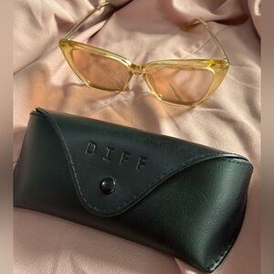 Becky II DIFF Eyewear Oversized Sunglasses